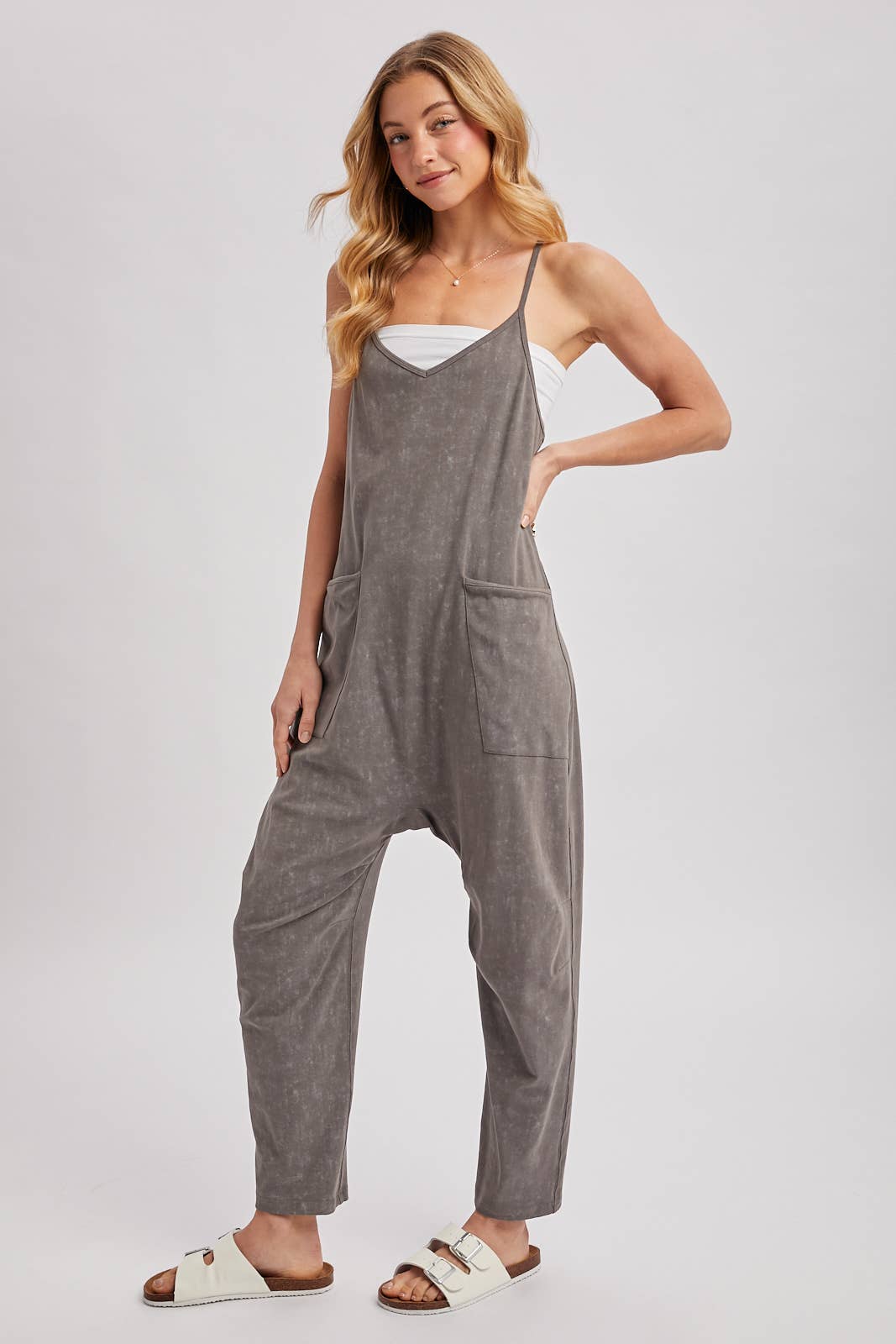 Bluivy: SLEEVELESS V-NECK ONESIE JUMPSUIT WITH POCKETS