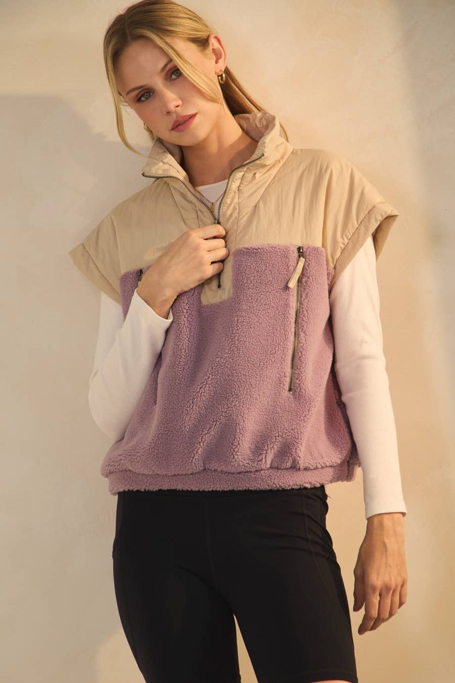Oddi: Colorblock Sleeveless Pullover