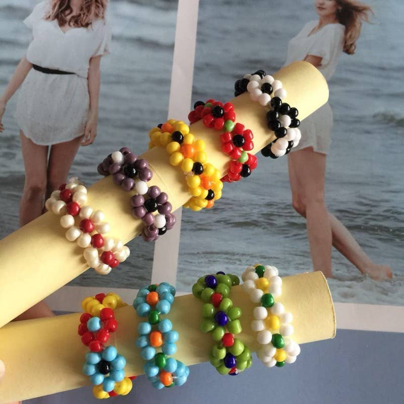 Josslyn: BEADED FLOWER STRETCH RINGS