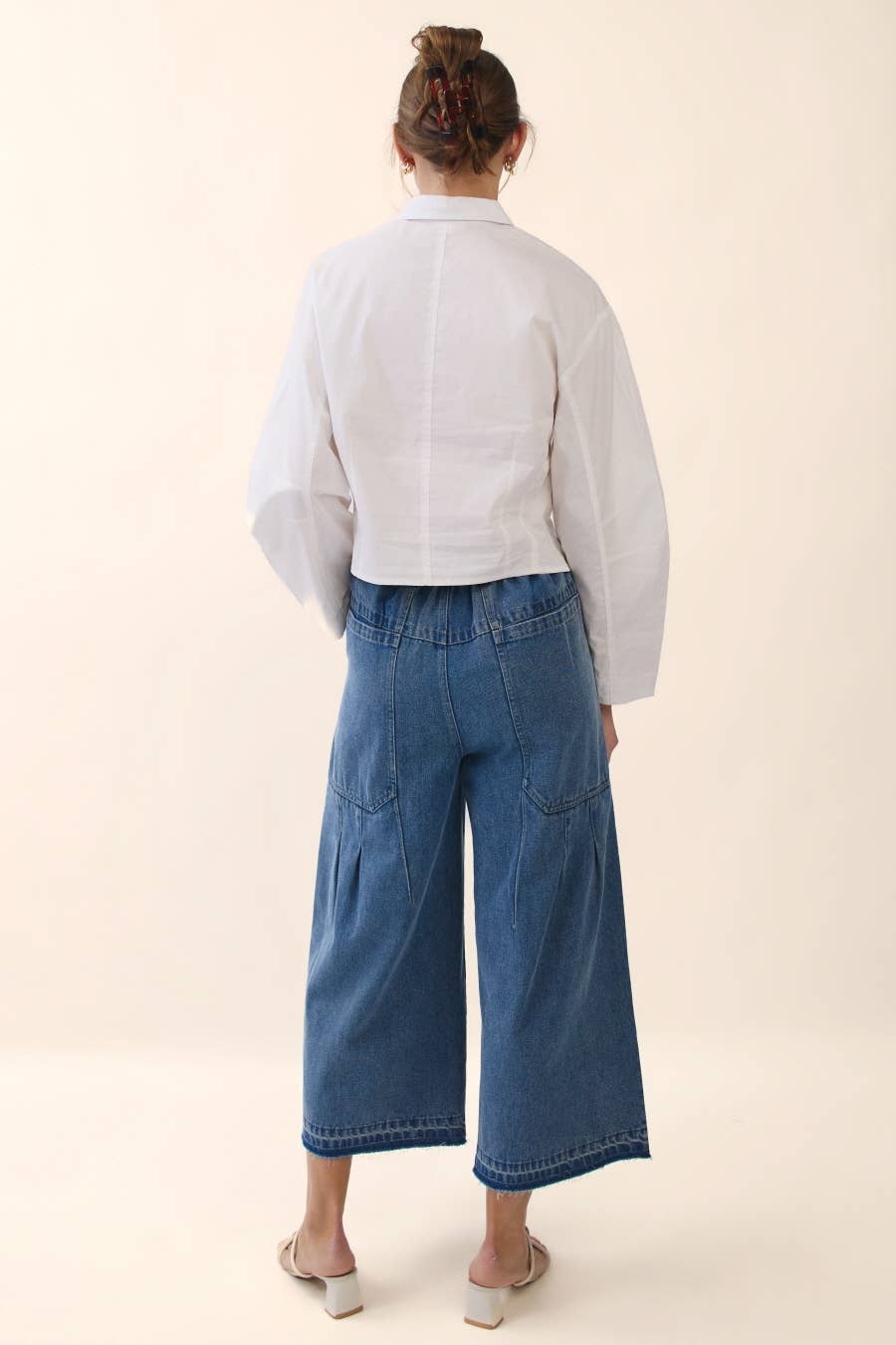 Oddi: Washed Denim Capri Pants