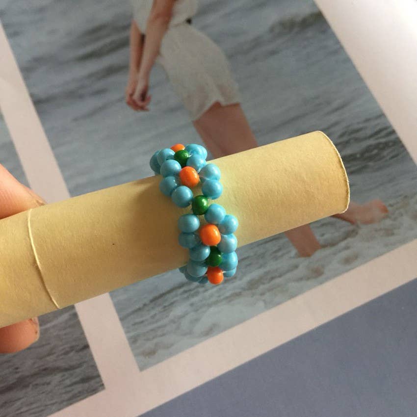 Josslyn: BEADED FLOWER STRETCH RINGS