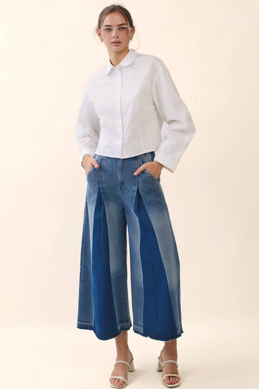 Oddi: Washed Denim Capri Pants