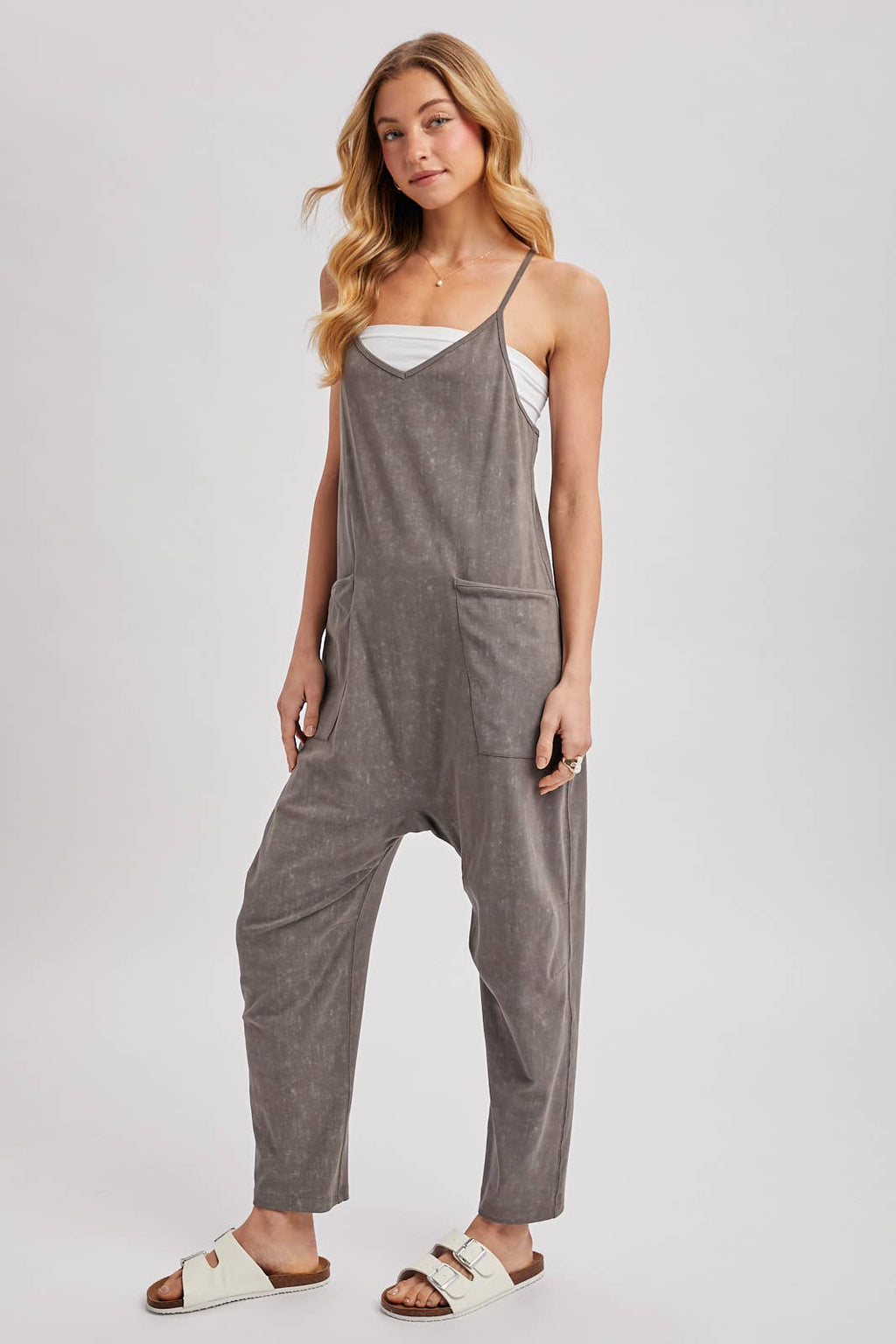 Bluivy: SLEEVELESS V-NECK ONESIE JUMPSUIT WITH POCKETS