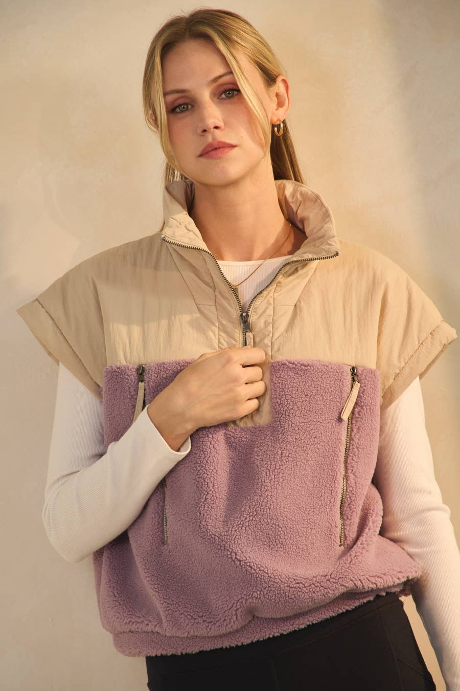 Oddi: Colorblock Sleeveless Pullover