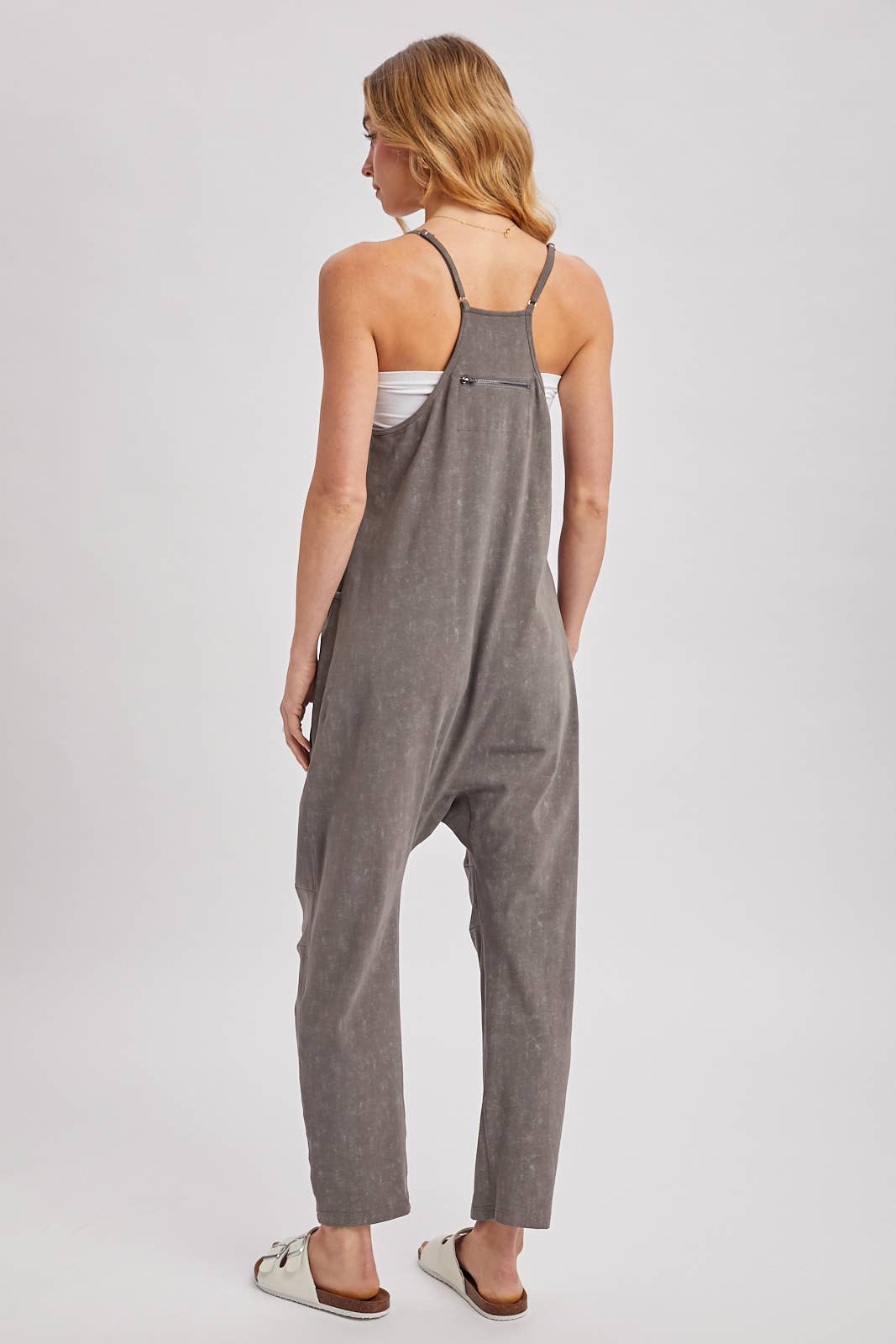 Bluivy: SLEEVELESS V-NECK ONESIE JUMPSUIT WITH POCKETS