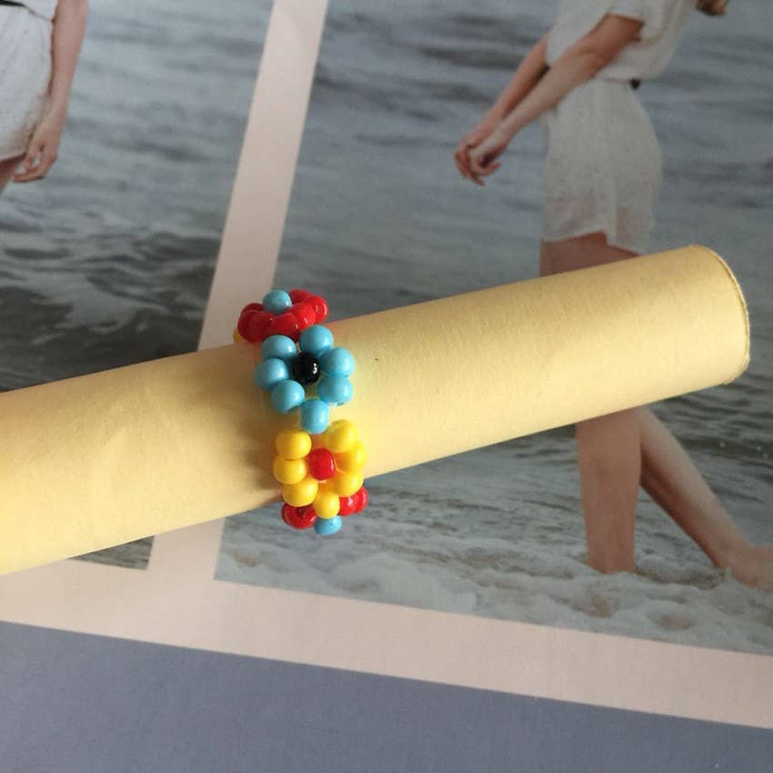 Josslyn: BEADED FLOWER STRETCH RINGS