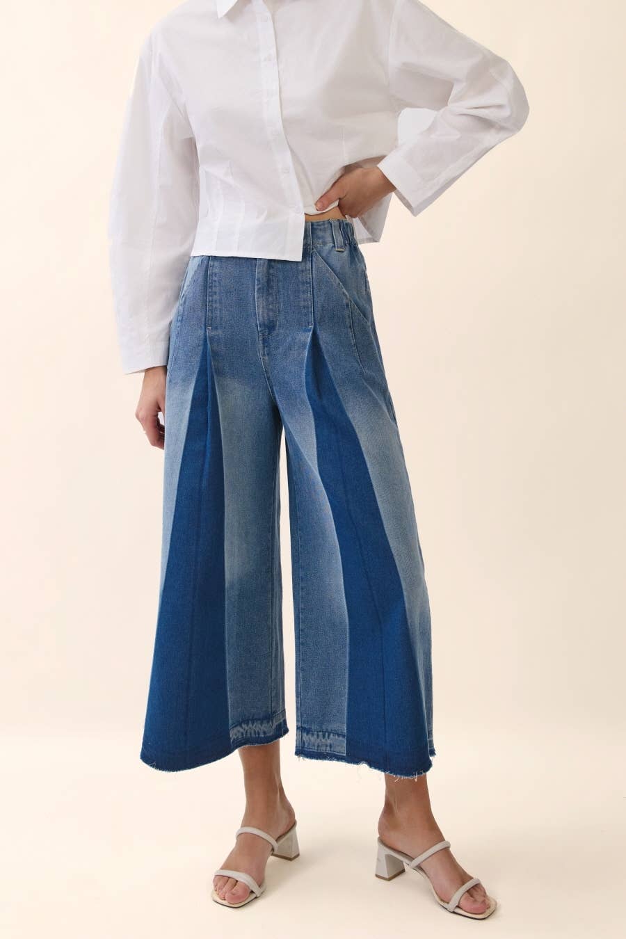 Oddi: Washed Denim Capri Pants