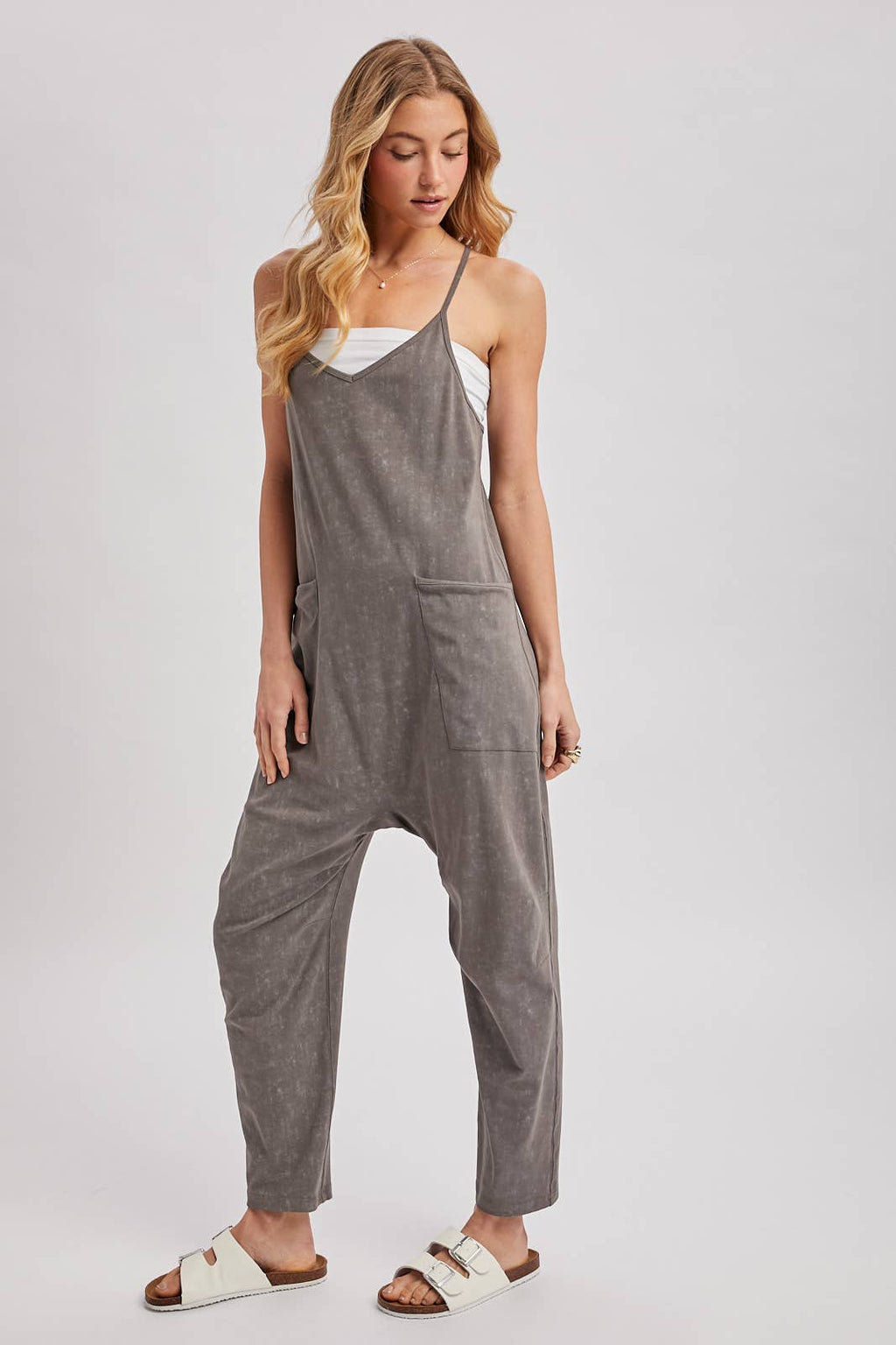 Bluivy: SLEEVELESS V-NECK ONESIE JUMPSUIT WITH POCKETS