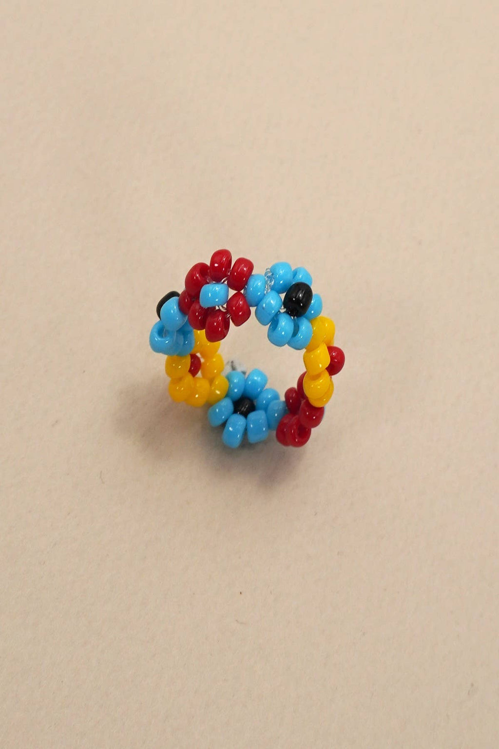 Josslyn: BEADED FLOWER STRETCH RINGS